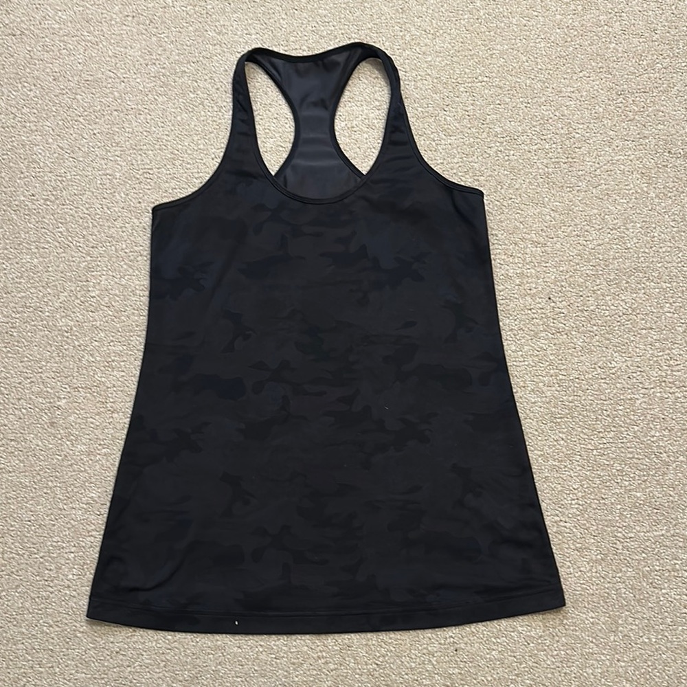 Lululemon black camo racer back tank. Size 12